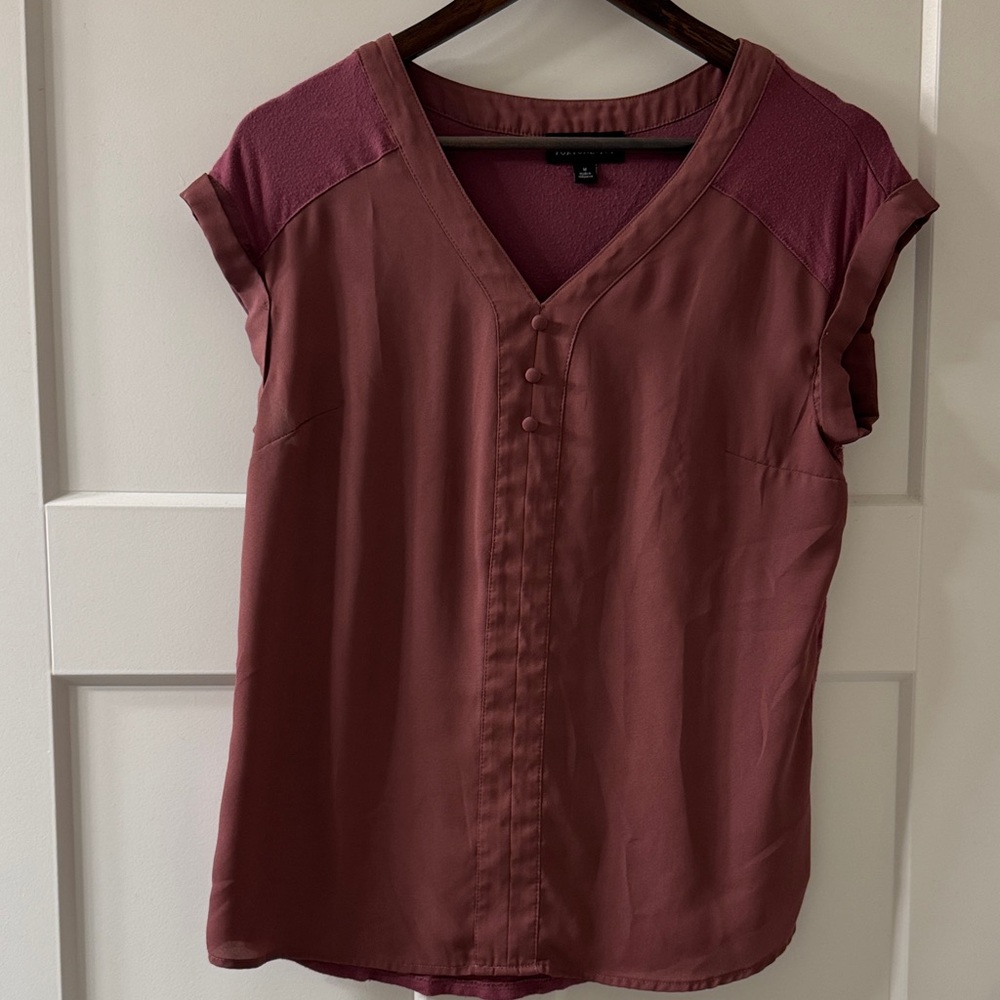 Fortune + Ivy Rosewood V-Neck Button-Trim Cap Sleeve Blouse